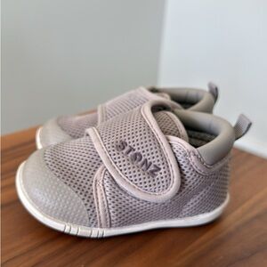 Stonz Baby Walker Shoes in Soft Gray